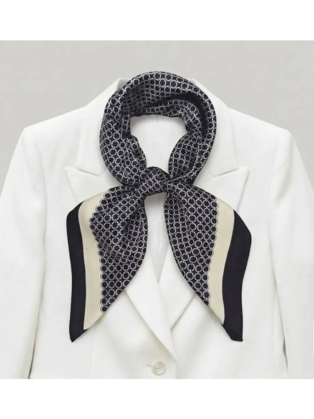 ✨Luxurious Silky Square Scarf Bandana Black Beige Geometric Chain Print Wrap New